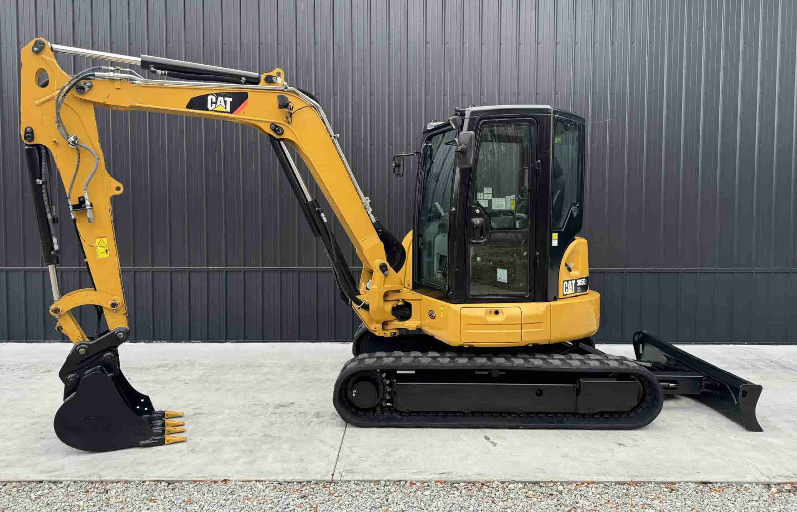 2018 CAT 305E2 CLEAN
